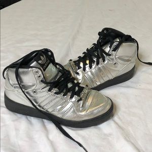 Silver Jermey Scott x Adidas (missing wings)